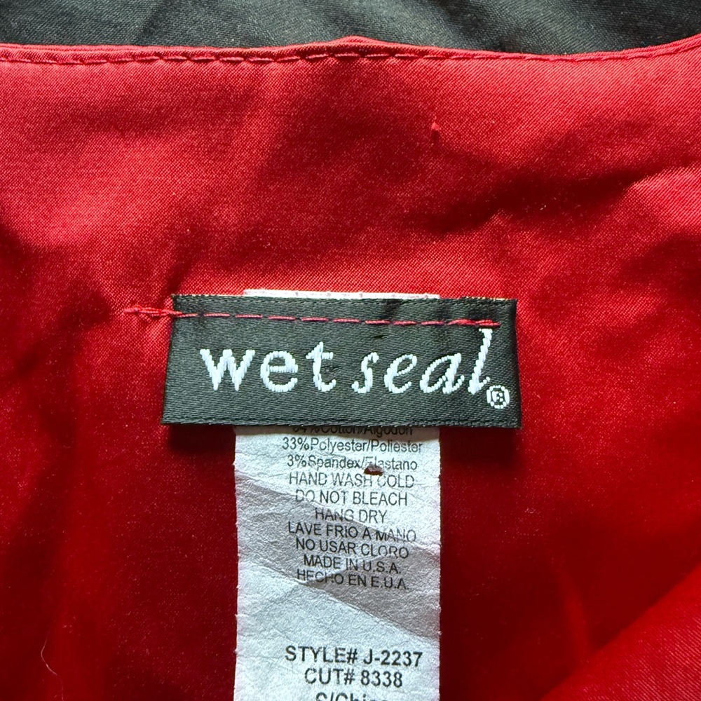 Wet Seal Scarlet Satin Top - Picture 6 of 6